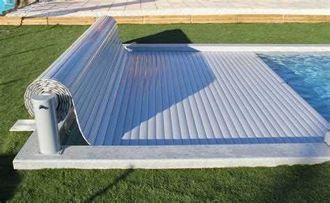 volet hors sol piscine 8x4.